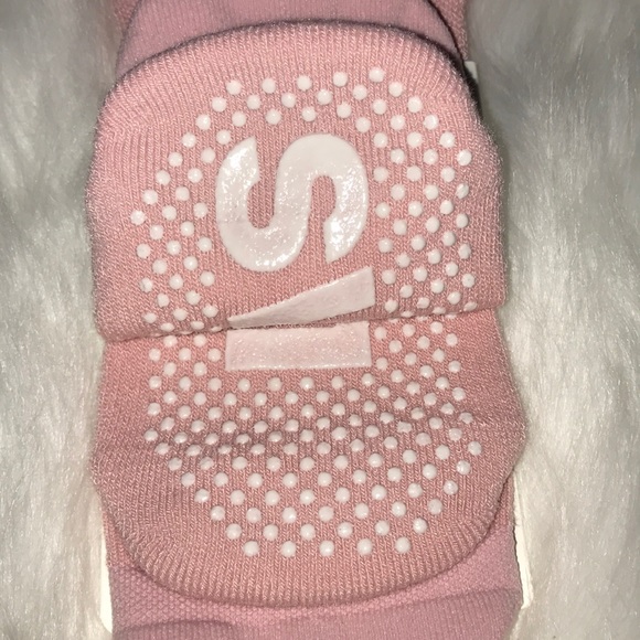 Lululemon tuck and point studio sock PINK NWT - Picture 3 of 5